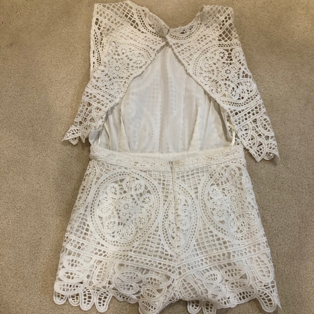 White romper - Picture 2 of 4